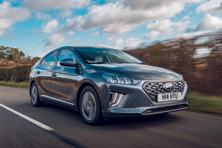  Hyundai IONIQ Plug-in Hybrid (AE) 2019 года  (UK) (фото 7 из 40)